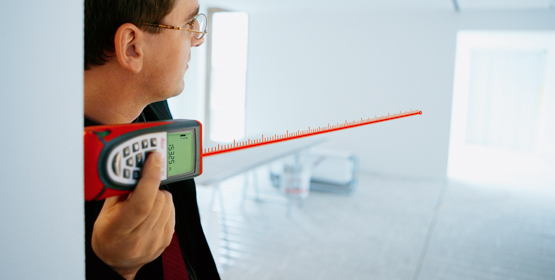 使用激光測距儀測量室內面積