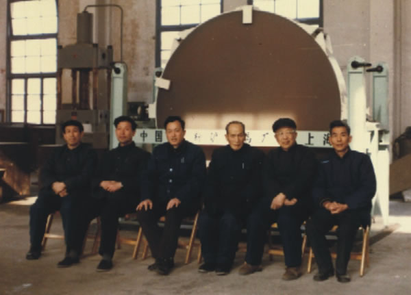 中國(guó)早期光學(xué)儀器生產(chǎn)技術(shù)人員 